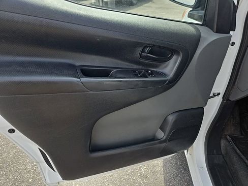 Used 2021 Nissan NV200 S w/ Back Door Glass Package image 9