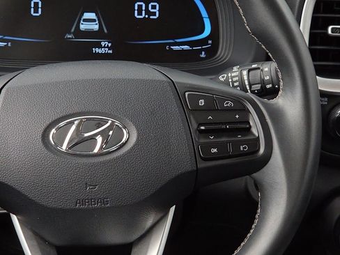 Used 2026 Hyundai Venue SEL FWD image 25