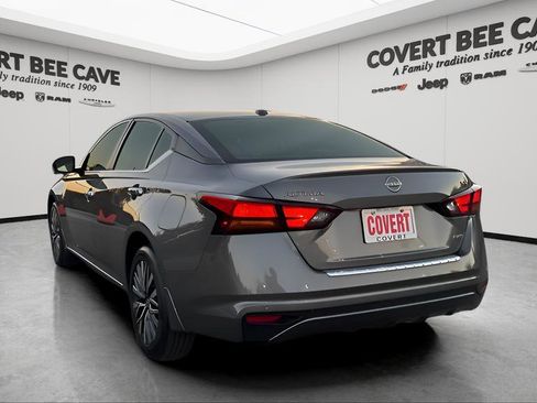Used 2023 Nissan Altima 2.5 SV image 7