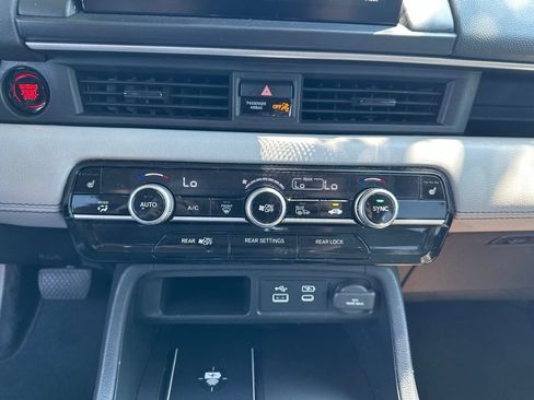 Used 2025 Honda Pilot Touring image 28