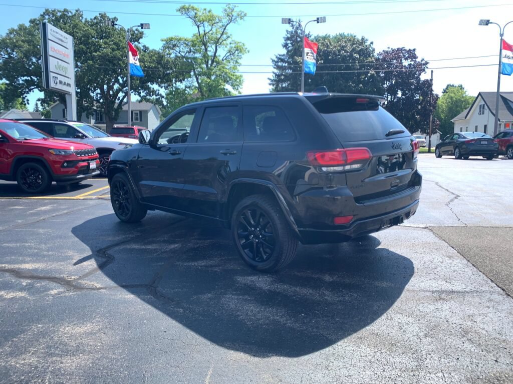 Used 2020 Jeep Grand Cherokee Altitude AWD/4WD image 5
