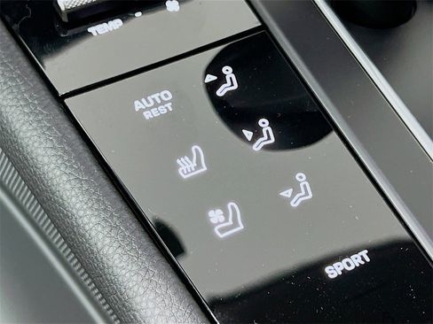 New 2026 Porsche Macan image 23