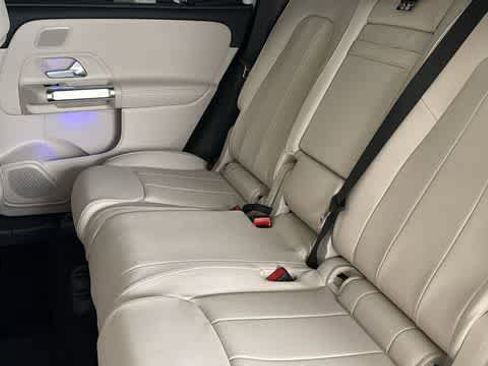 Used 2026 Mercedes-Benz GLB 250 4MATIC image 32