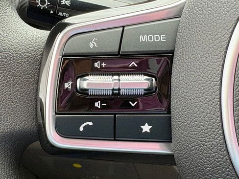 New 2026 Kia Carnival LX FWD image 22
