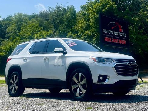 Used 2020 Chevrolet Traverse LT w/ LT Premium Package FWD image 1