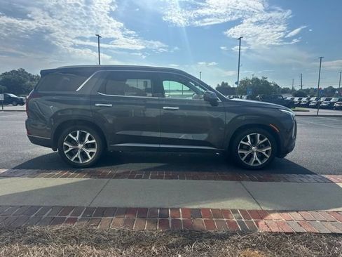 Used 2022 Hyundai Palisade SEL w/ Premium Package FWD image 5