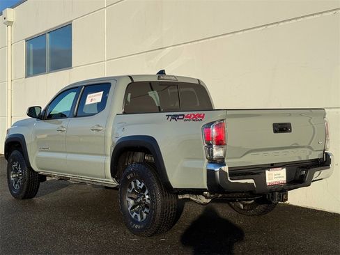 Certified 2023 Toyota Tacoma TRD Off-Road image 5