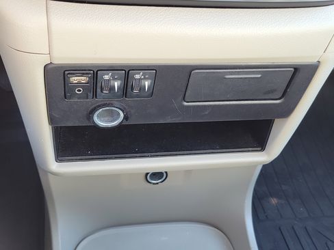 Used 2017 Toyota Sienna XLE Premium image 31