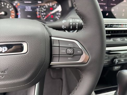 New 2026 Jeep Compass Latitude image 44