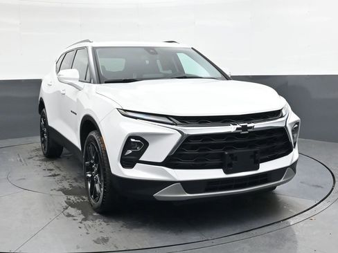 Used 2024 Chevrolet Blazer LT image 1