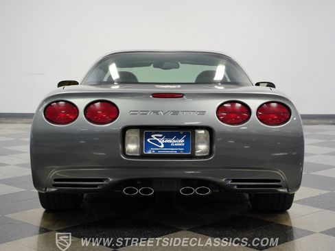 Used 2003 Chevrolet Corvette Coupe w/ Preferred Equipment Group RWD image 11