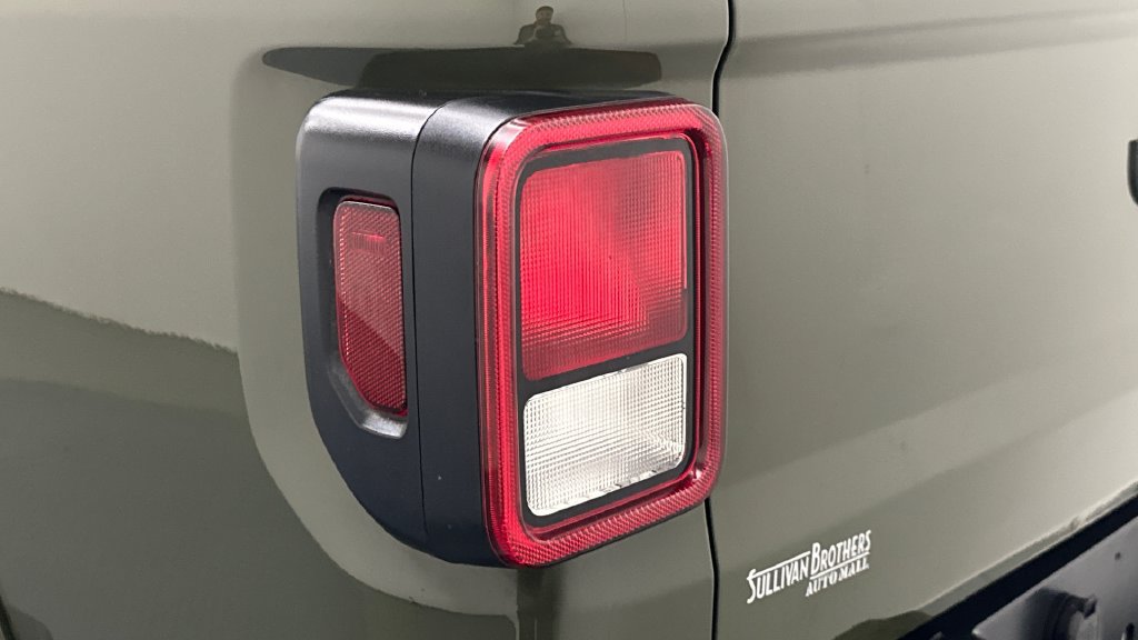 Used 2022 Jeep Gladiator Sport AWD/4WD image 23