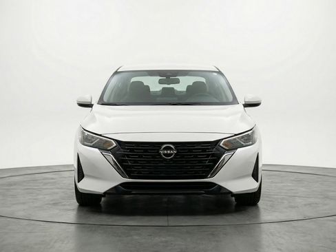 Used 2025 Nissan Sentra SV FWD image 2
