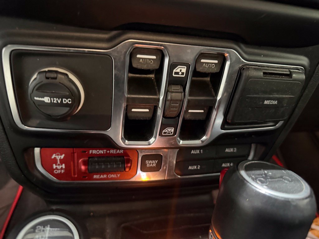 Used 2019 Jeep Wrangler Unlimited Rubicon w/ Dual Top Group AWD/4WD image 4