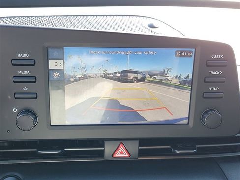 Used 2025 Hyundai Elantra Sport image 12