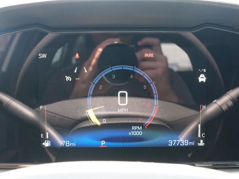 Used 2024 Chevrolet Trax LT FWD image 17
