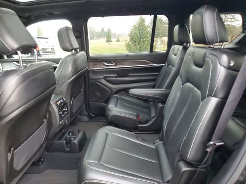 Used 2024 Jeep Grand Cherokee L Limited w/ Luxury Tech Group II AWD/4WD image 31