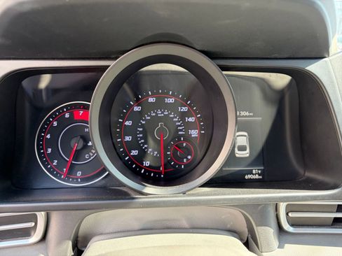 Used 2023 Hyundai Elantra SEL image 39