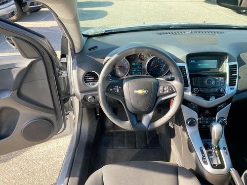Used 2016 Chevrolet Cruze LT FWD image 25
