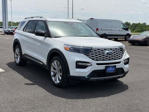 Certified 2023 Ford Explorer Platinum w/ Technology Package AWD/4WD image 3