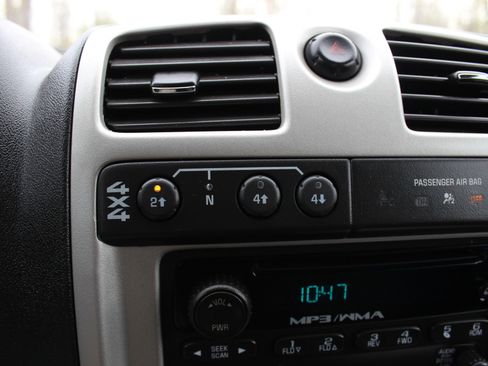 Used 2010 Chevrolet Colorado LT AWD/4WD image 27