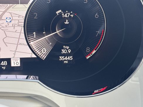 Used 2023 Bentley Bentayga Extended Wheelbase image 21