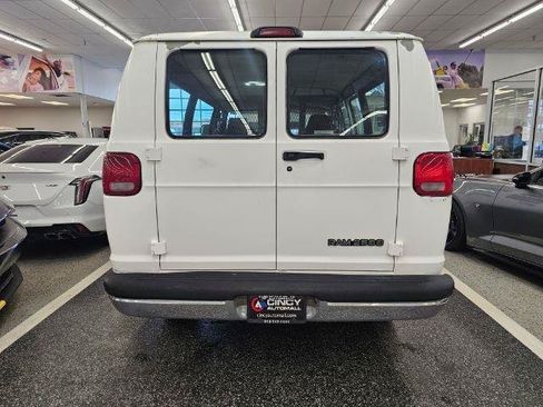 Used 2001 Dodge B2500 Passenger RWD image 6