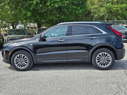 Used 2025 Cadillac XT4 Premium Luxury image 3