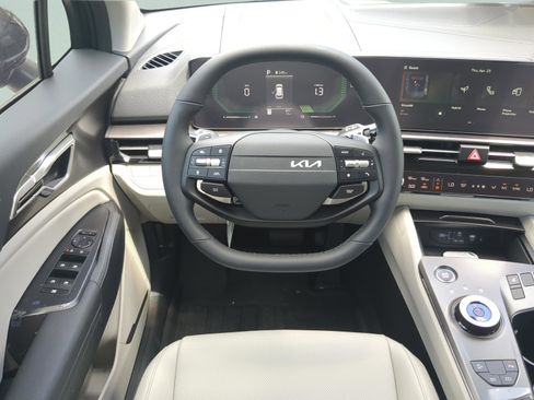 New 2026 Kia Sportage EX AWD/4WD image 11