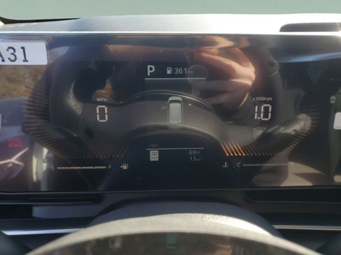 New 2026 Kia Carnival EX FWD image 27