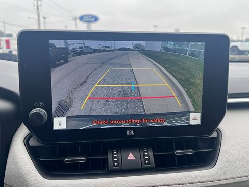 Used 2023 Toyota RAV4 XLE Premium image 29