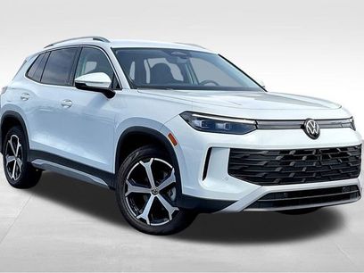 New 2025 Volkswagen Tiguan SE
