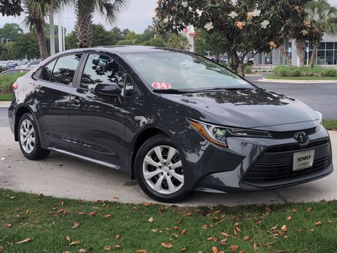 Certified 2024 Toyota Corolla LE FWD image 2