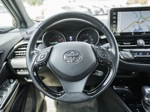 Used 2019 Toyota C-HR Limited FWD image 30