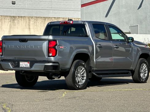 Used 2024 Chevrolet Colorado LT w/ LT Convenience Package III image 2