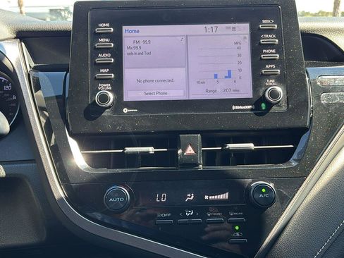 Used 2021 Toyota Camry SE image 31