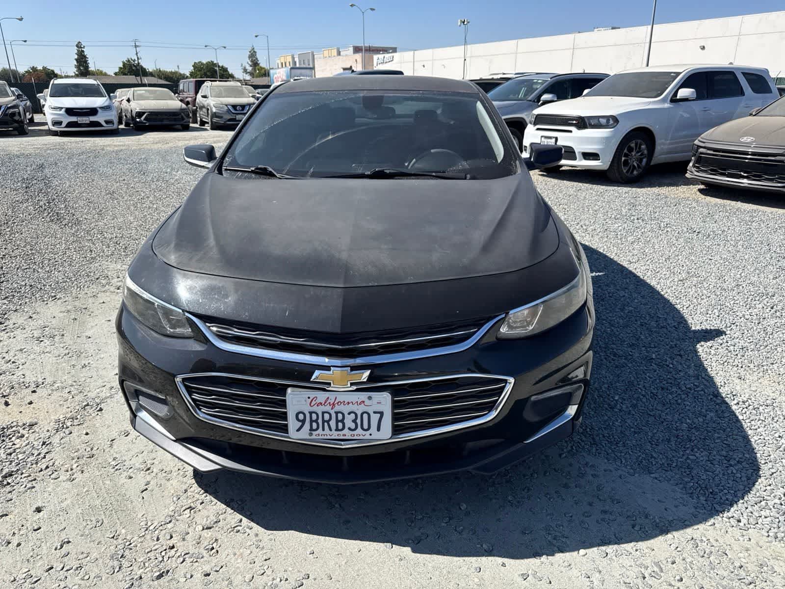 Used 2017 Chevrolet Malibu LT w/ Leather Package FWD image 2