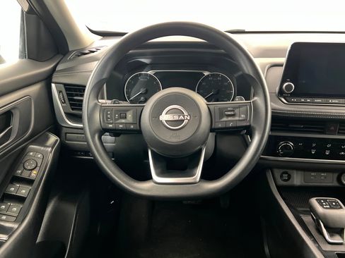 Used 2024 Nissan Rogue S image 13