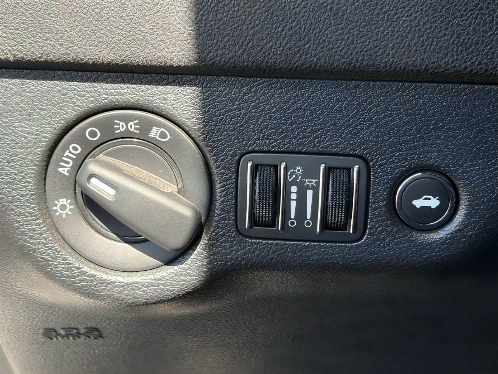 Used 2023 Dodge Charger SXT RWD image 18