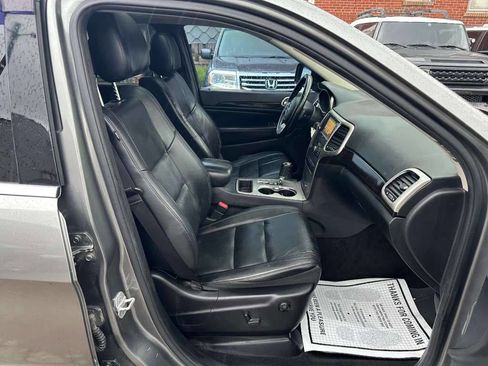 Used 2012 Jeep Grand Cherokee Laredo RWD image 12