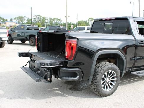 Used 2023 GMC Sierra 1500 AT4 w/ AT4 Premium Package AWD/4WD image 10