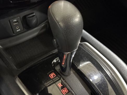 Used 2015 Nissan Rogue SV AWD/4WD image 17