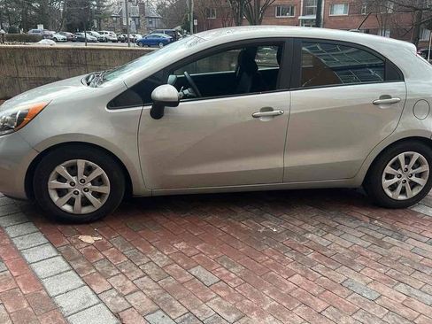 Used 2013 Kia Rio EX image 4