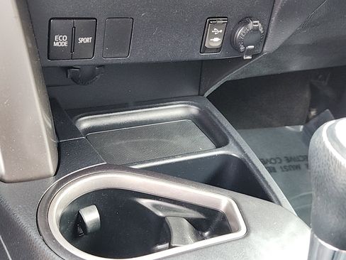 Used 2016 Toyota RAV4 LE FWD image 15