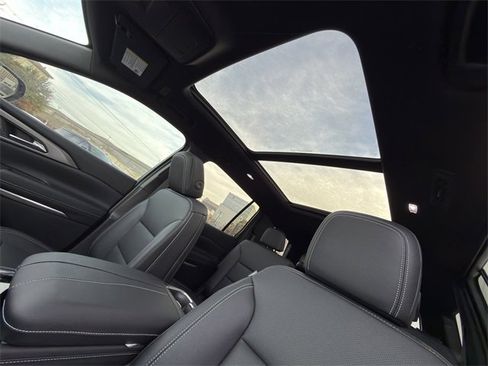 New 2026 Chevrolet Traverse LT w/ Sun and Wheel Package image 18