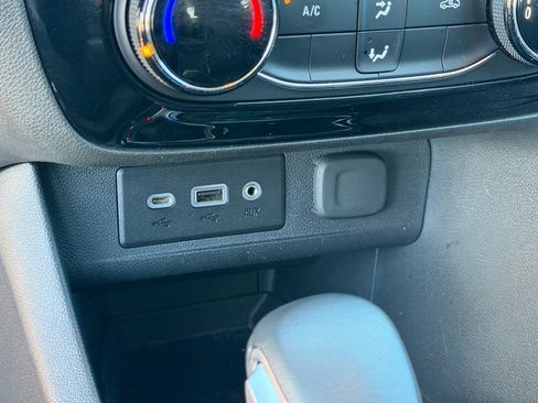 Used 2023 Buick Encore GX Preferred image 27