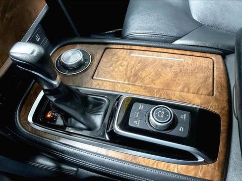 Used 2024 Nissan Armada SL image 43