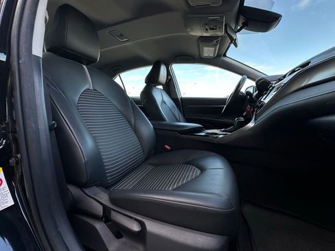 Used 2019 Toyota Camry L image 24