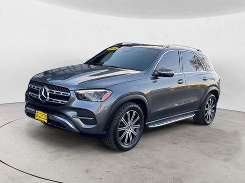 Used 2025 Mercedes-Benz GLE 450e 4MATIC image 3