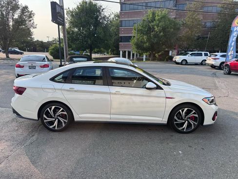 Used 2024 Volkswagen Jetta GLI Autobahn FWD image 6